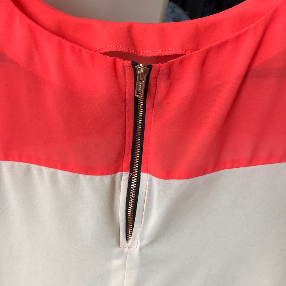 Woman’s blouse - Picture 3 of 6